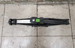 Домкрат для Mercedes-Benz GL class на фотографиях