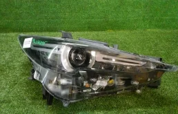 Фары для Mazda CX 5 2018 года на фотографиях