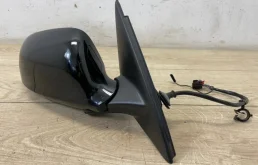 Стекла и зеркала для Audi Q3 2014 года на фотографиях