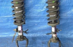 Амортизатор передний правый для Infiniti M на фотографиях