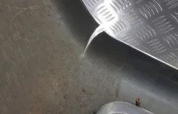 Бампер передний для Mitsubishi Pajero Sport 2006 года на фотографиях