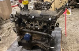 Двигатель без навесного для Renault Logan 2008 года на фотографиях