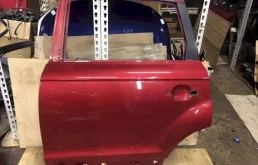 Двери для Audi Q7 2008 года на фотографиях