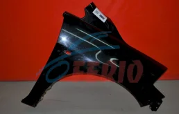 Крылья для Nissan Tiida 2012 года на фотографиях