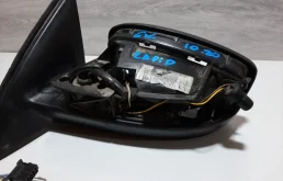 Стекла и зеркала для Skoda Rapid 2018 года на фотографиях