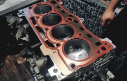 Двигатель без навесного для Volkswagen Polo 2018 года на фотографиях