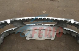 Бампер передний для Opel Vectra 2002 года на фотографиях