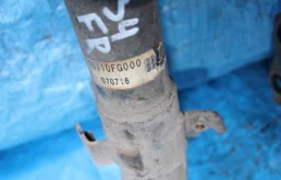 Амортизатор передний левый для Subaru Impreza на фотографиях