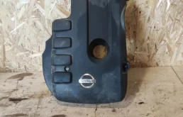 Пластиковая крышка двигателя для Nissan Navara на фотографиях