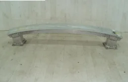 Усилитель заднего бампера для Audi A6 2010 года на фотографиях