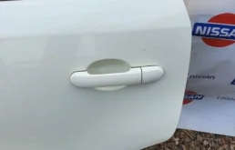Дверь задняя левая для Nissan Note 2013 года на фотографиях