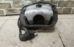 Суппорт тормозной задний правый (A 166 423 04 81) для Mercedes-Benz GL class X166 2012-2016