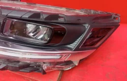 Фары для Kia Carnival на фотографиях