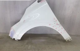 Крылья для Kia Carnival 2016 года на фотографиях