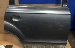 Двери для Audi Q7 2011 года на фотографиях