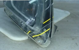 Фара правая для Opel Zafira 2014 года на фотографиях