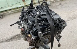 Двигатель для Jaguar XF 2010 года на фотографиях