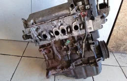 Двигатель без навесного для Fiat Doblo 2008 года на фотографиях