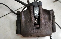 суппорт тормозной передний правый (A 001 420 19 83) для Mercedes-Benz E class W124 1984-1996