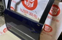 Двери для Volkswagen Touran 2007 года на фотографиях