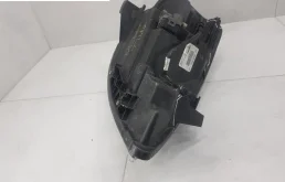 Фары для Nissan Tiida 2004 года на фотографиях