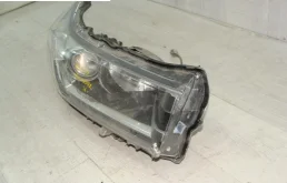 Фара правая для Toyota Highlander 2019 года на фотографиях