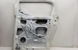 Двери для Toyota Alphard 2021 года на фотографиях