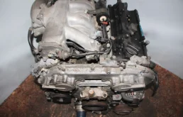 Двигатель без навесного для Nissan Pathfinder 2003 года на фотографиях