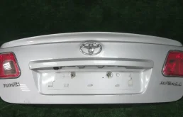 Крышка багажника для Toyota Avensis на фотографиях