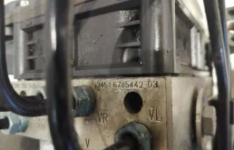 Блок ABS для BMW 5er 2012 года на фотографиях