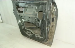 Двери для Hyundai Accent 2003 года на фотографиях