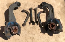 Кулак задний правый для Mazda CX 5 2015 года на фотографиях