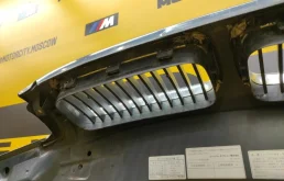 Капот для BMW 7er 2001 года на фотографиях