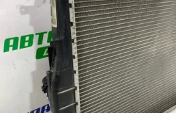 Радиатор охлаждения ДВС для BMW 3er 2007 года на фотографиях