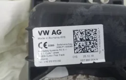 Подушка безопасности водителя для Skoda Rapid 2018 года на фотографиях