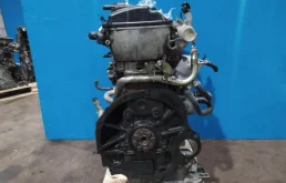 Двигатель без навесного для Nissan Pathfinder 2012 года на фотографиях