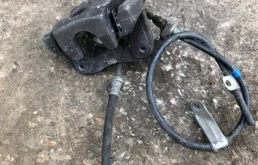 Суппорт задний левый для Honda Civic 2005 года на фотографиях