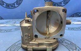 Дроссельная заслонка для Mercedes-Benz C class на фотографиях