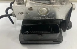 Блок ABS для Skoda Rapid 2018 года на фотографиях