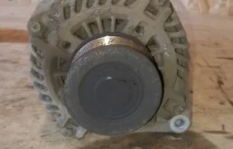 Генератор для Nissan Navara 2008 года на фотографиях