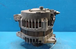 Генератор для Nissan X-Trail 2001 года на фотографиях