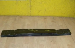 Усилитель переднего бампера для Toyota Corolla 2016 года на фотографиях