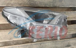 Фары для Toyota RAV4 2018 года на фотографиях