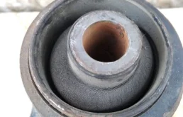 Кулак задний левый для Mitsubishi Pajero на фотографиях