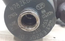 Форсунка топливная для Volvo XC90 2013 года на фотографиях