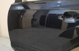 Дверь задняя левая для Audi Q7 2018 года на фотографиях