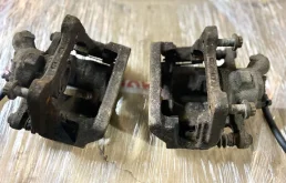 Задний левый суппорт для Land Rover Discovery L319 2009-2013