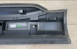 Стекло двери заднее правое для Audi Q7 на фотографиях