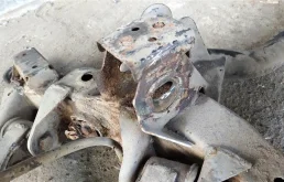 Задняя балка для Mitsubishi Pajero на фотографиях