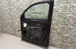 Дверь передняя правая для Audi Q3 на фотографиях